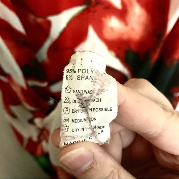 SHORELINE Floral Dress w Bold Red Flowers Lightweight Women’s Size S/M - Picture 3 of 8